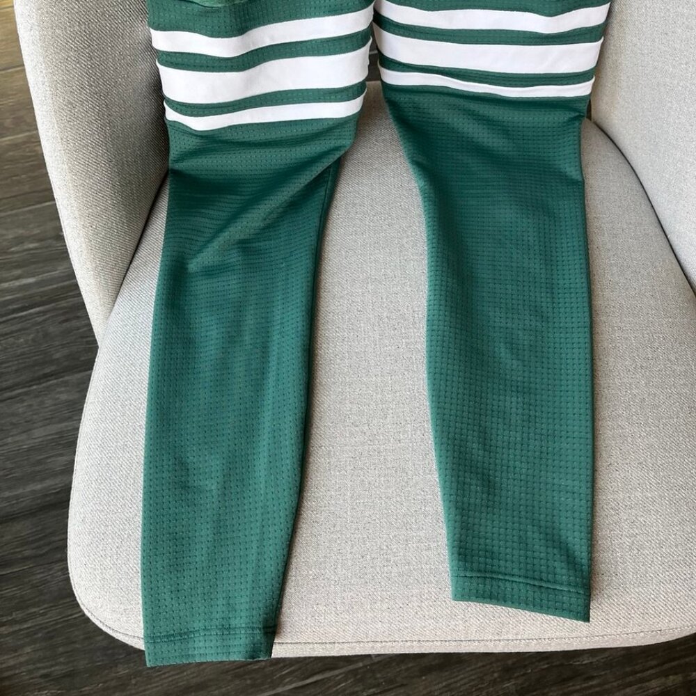 Bombshell Scrunch Leggings (LIKE NEW) - Picture 9 of 10